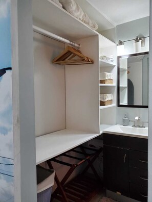 Dusche, Handtücher, Seife, Toilettenpapier