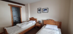 4 Schlafzimmer, Reisekinderbett, Bettwäsche