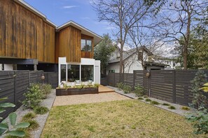 Exterior - Entire House in Bouldin, 2 Miles from Downtown Austin (Austin)