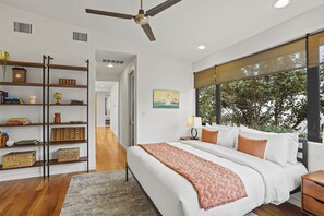 2 bedrooms, iron/ironing board, WiFi, bed sheets - Entire House in Bouldin, 2 Miles from Downtown Austin (Austin)