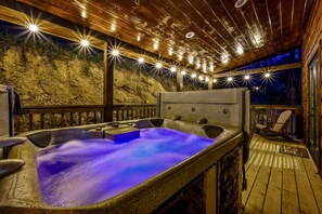 Indoor spa tub
