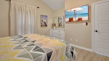 3 soveværelser, skrivebord, strygejern/strygebræt, weekendseng