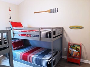 3 bedrooms, desk, iron/ironing board, travel cot