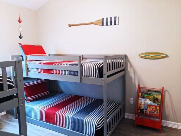 3 bedrooms, desk, iron/ironing board, travel crib