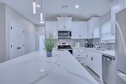 Howdy Holiday: Modern Family Getaway