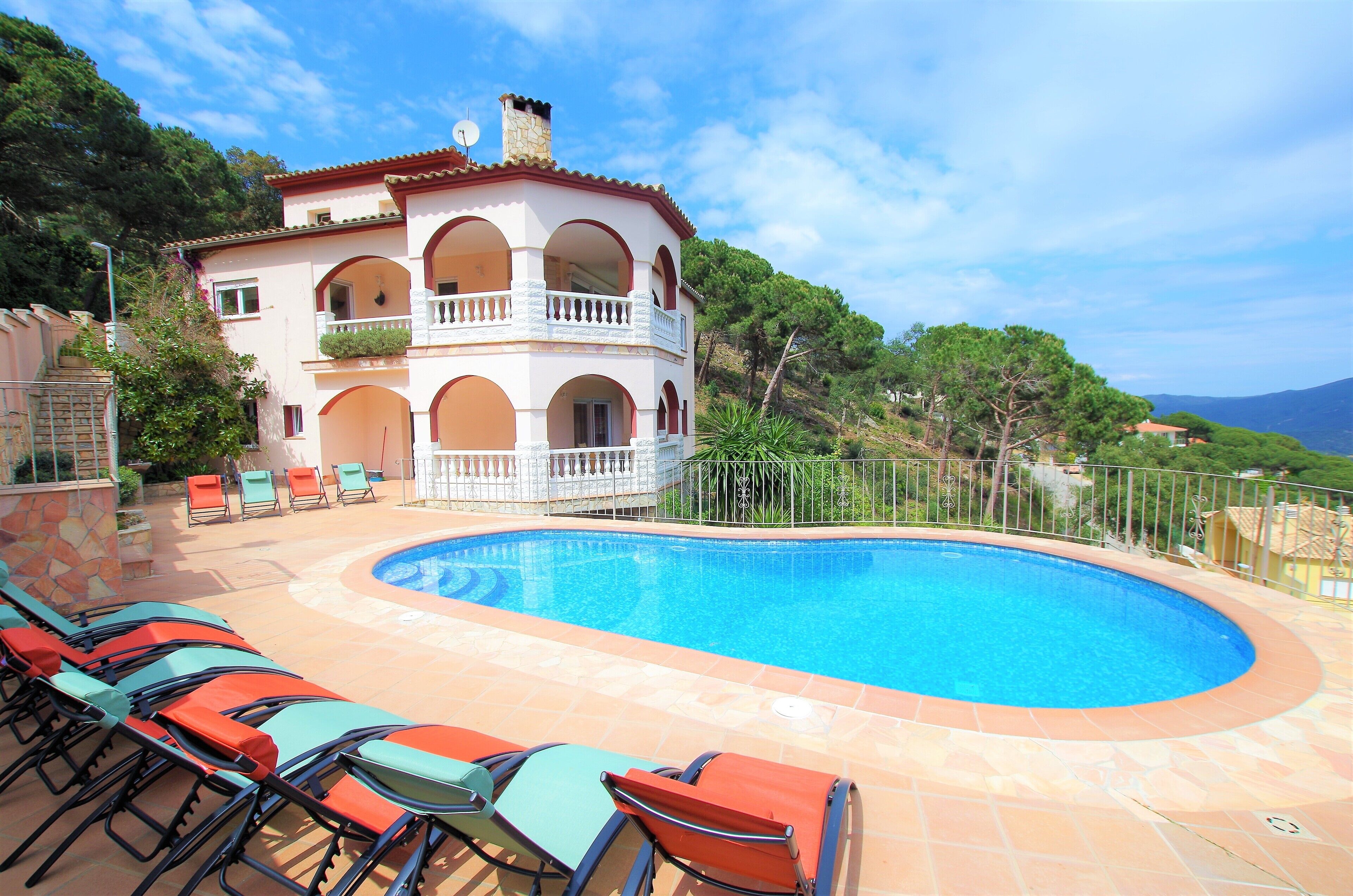V&V LLORET-VILLA CHRISTINE: gran casa con piscina, barbacoa, aire acondicionado
