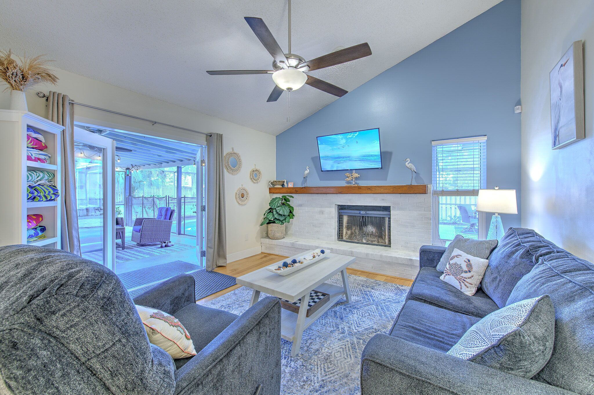 智能电视、办公室