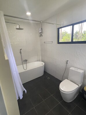 Badekar, håndklæder, Toiletpapir