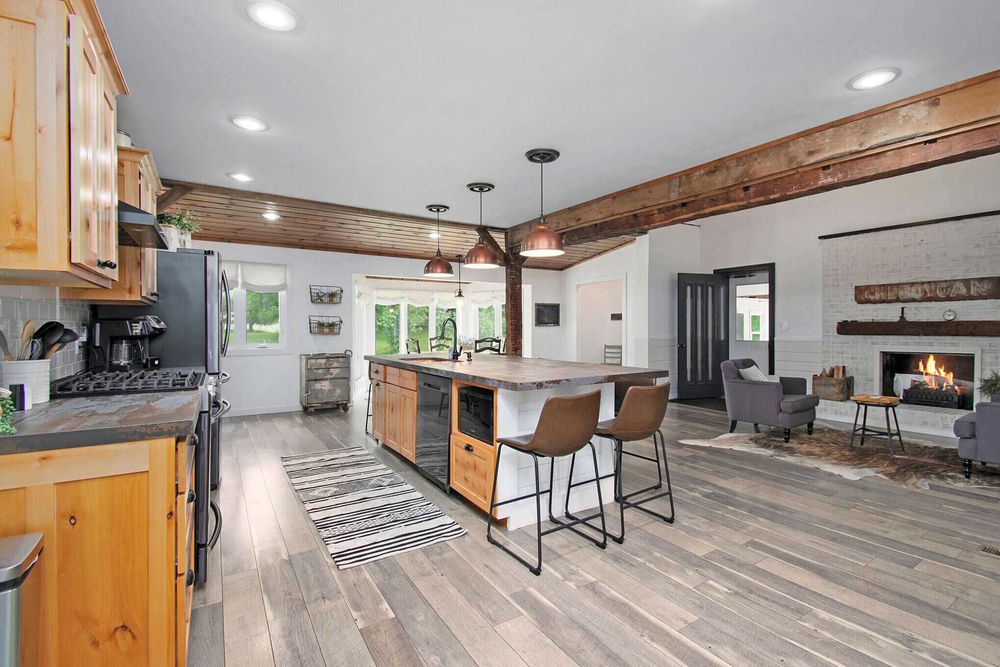 Otsego Château Sanctuary - Pool / Guest House / Event Venue / Pond / Fire Pit