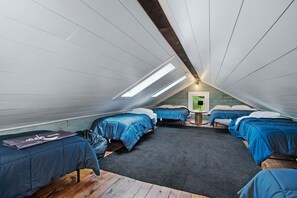 5 Schlafzimmer, Schreibtisch, kostenloses WLAN, Bettwäsche