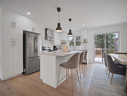 Cheerful, modern 3 -bedroom house