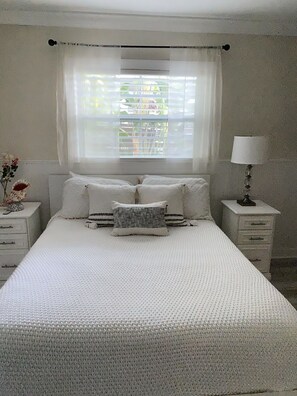 3 bedrooms, desk, iron/ironing board, free WiFi - The Perfect getaway Home! Luxurious outdoor grill! In the Heart of Ozona!! (Palm Harbor)