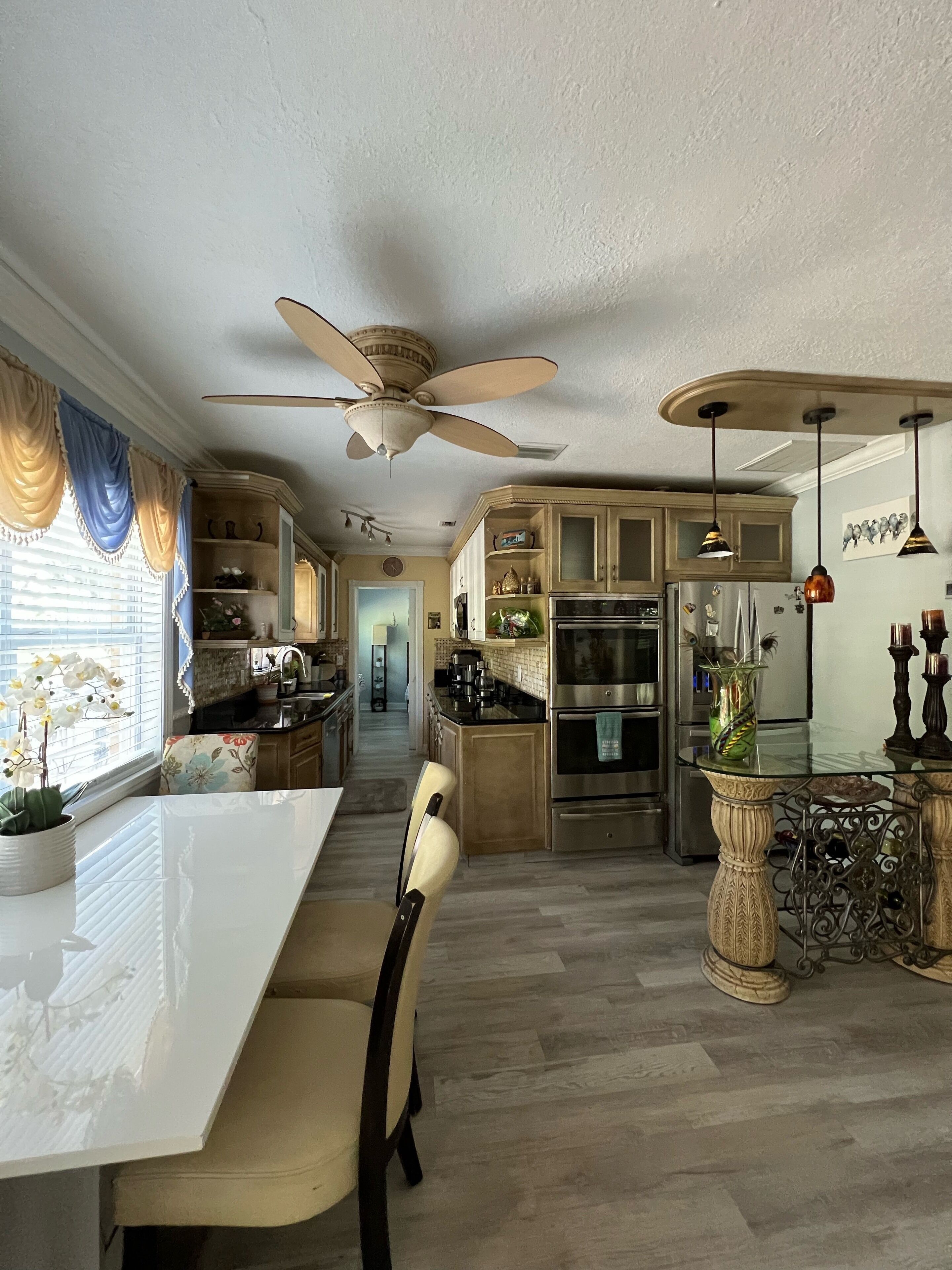 Home Away from Home! Luxury outdoor grill! Free Honeymoon Island Pass!!