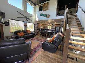 Smart TV, fireplace, stereo