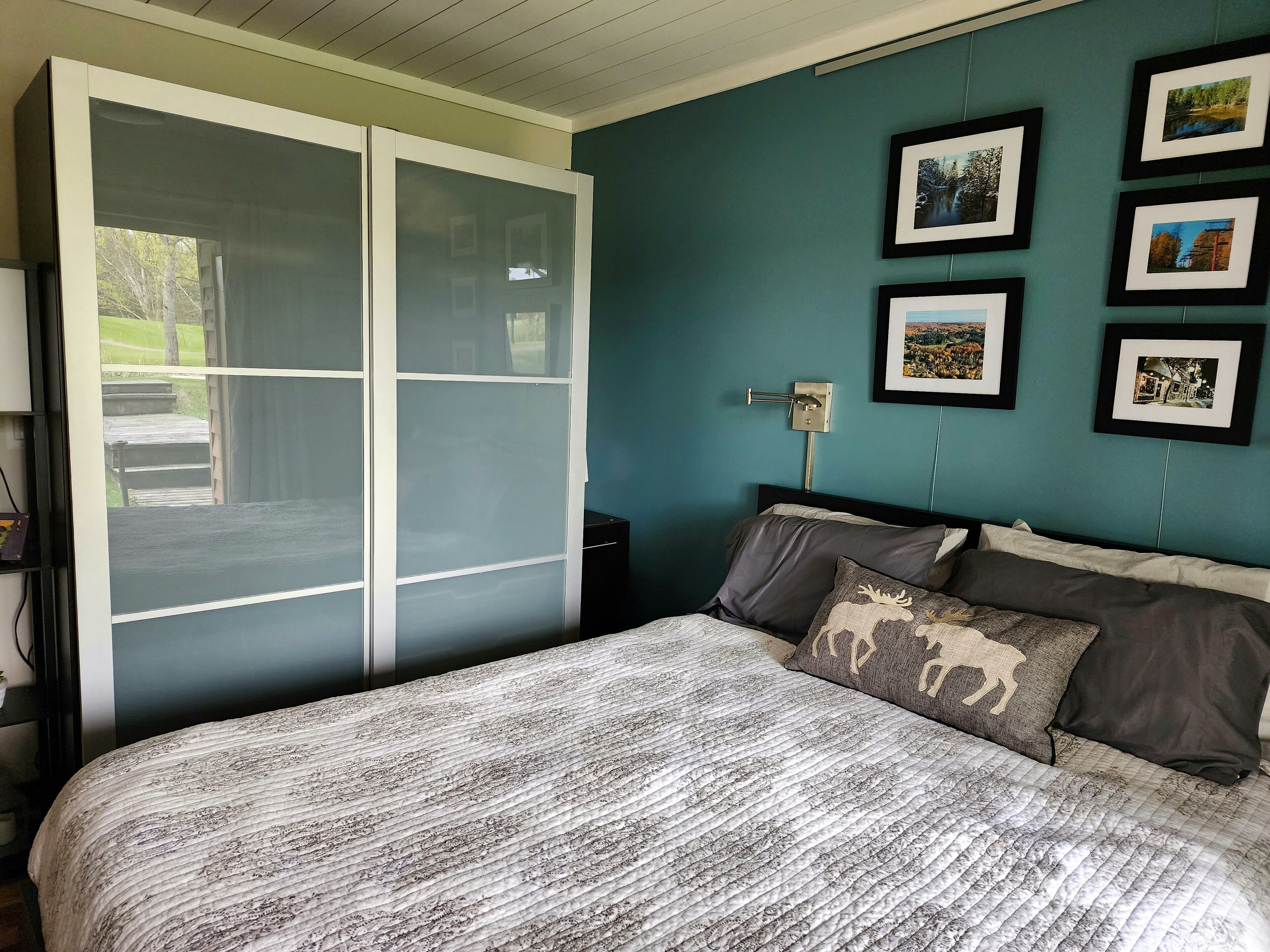 1 habitación, tabla de planchar con plancha, wifi gratis y ropa de cama 