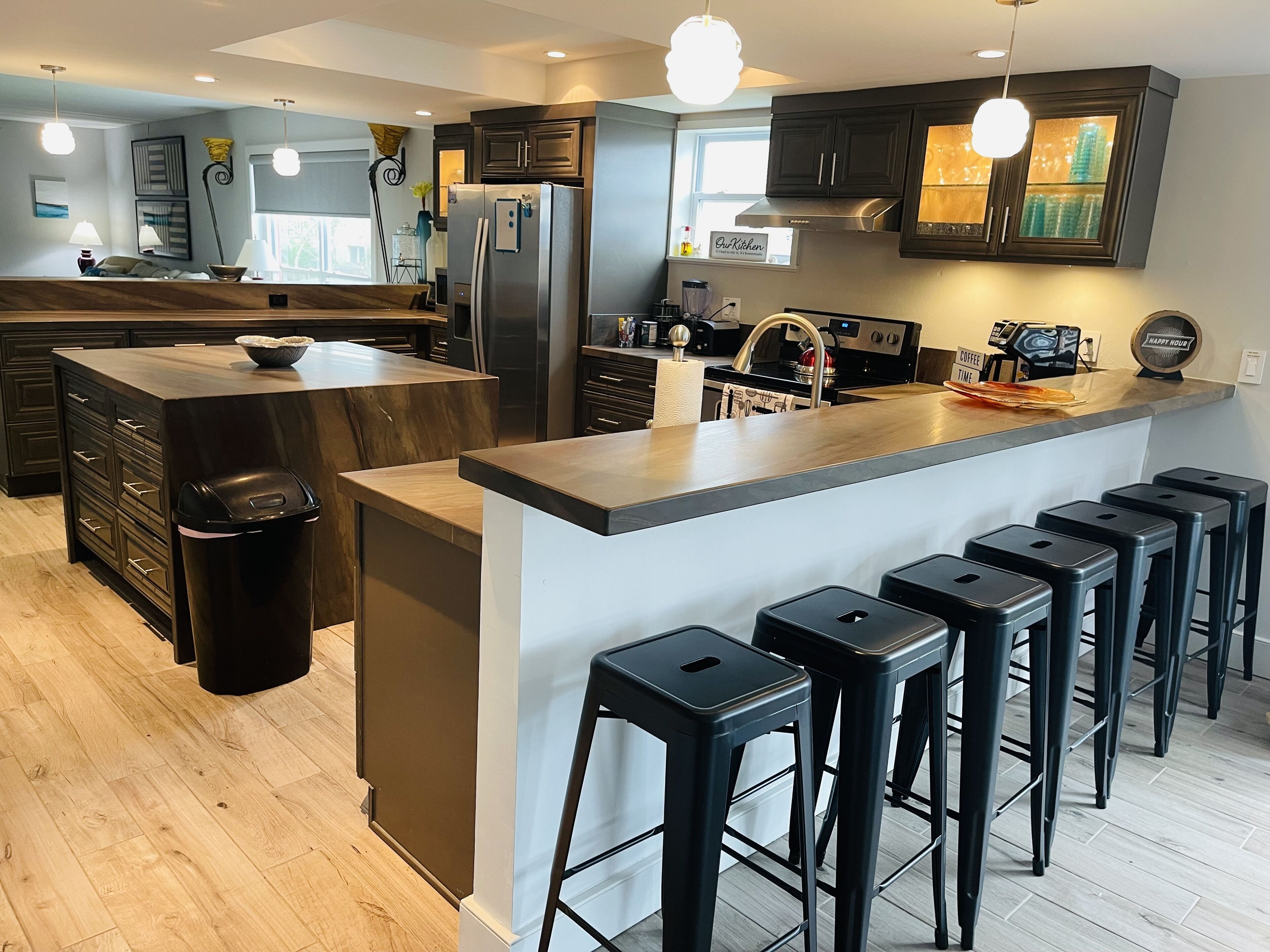 Dream Home!3 min walk to the Beach, Sleeps 20, Private heated Pool, Big Arcade