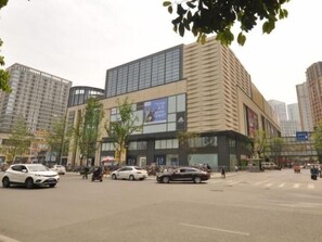 Exterior - Greentree Inn Chengdu North Railway Station Beichengtianjie Business Hotel (Chengdu)