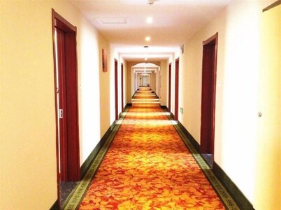 Greentree Inn Shandong Jinan Suncun New District Express Hotel