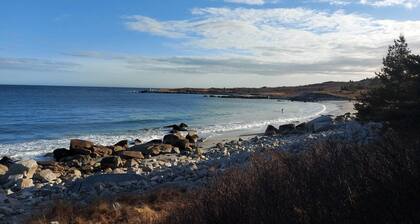 Sea Escape- Near Halifax, Sleeps 6 with ocean views.