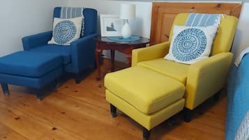 Smart TV, fireplace, table tennis, books