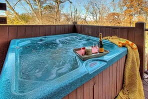 Bañera de hidromasaje al aire libre
