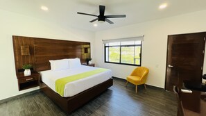 Minibar, desk, laptop workspace, free WiFi - Mayan Water Hotel (Playa del Carmen)