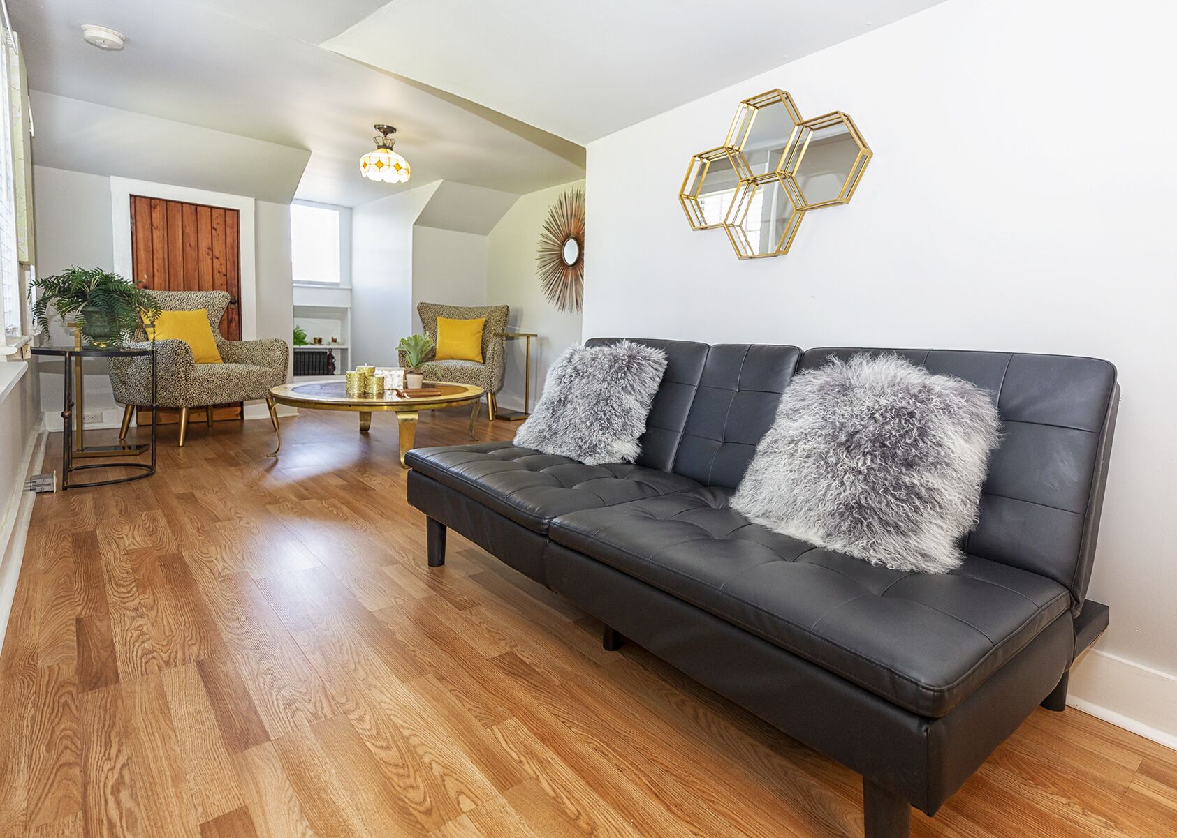 A 1 bedroom 1 futon1 bath upstairs of The HH & downstairs is separate  to rent. 