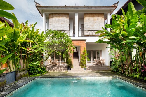 Suweta Homestay by Supala