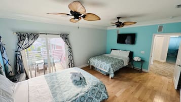 4 habitaciones, tabla de planchar con plancha, cuna de viaje y wifi