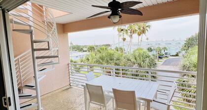 Retreat by the beach, Gulf views, Roof Top Sun Deck