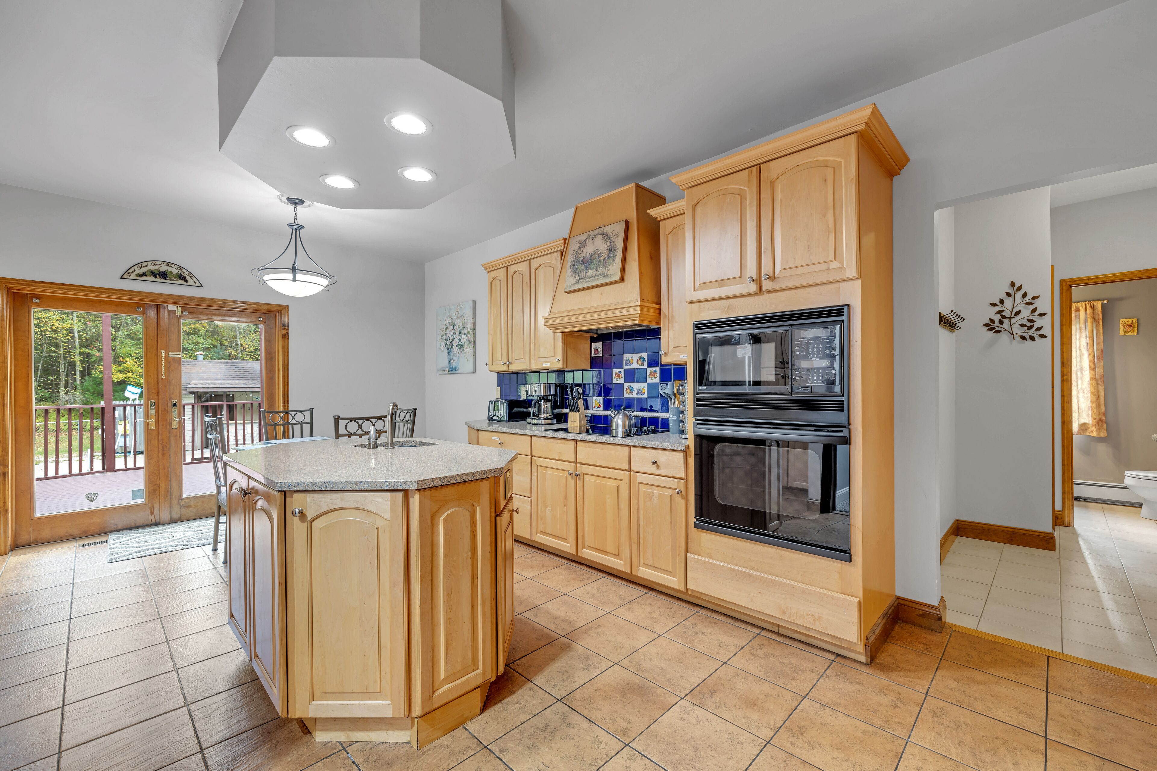  HotTub, Game Room, Fireplace & More - Family Friendly! 5 bedroom sleeps 12!