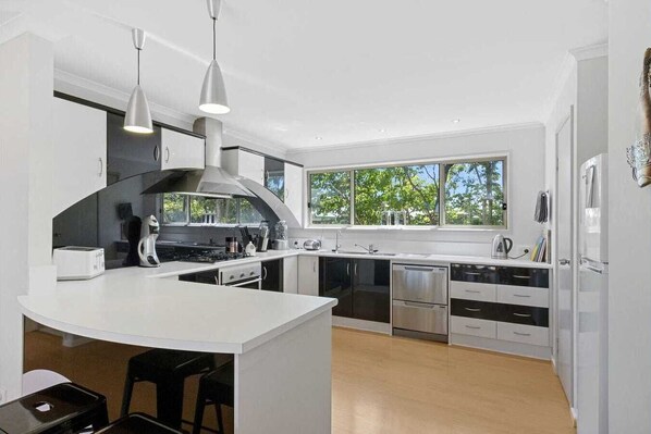 Fridge, microwave, oven, dishwasher