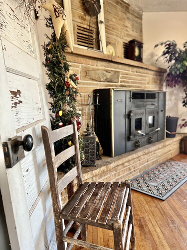 Welcome to Stonehouse Farm where our guests are treated to quiet country living.