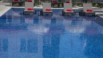 Indoor pool, outdoor pool