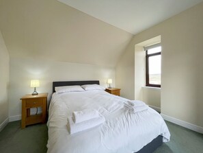 3 bedrooms, free WiFi, bed sheets