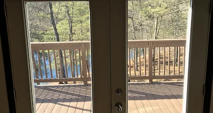 Lake House w/ Pool and King Bed, Fishing - Dogs OK