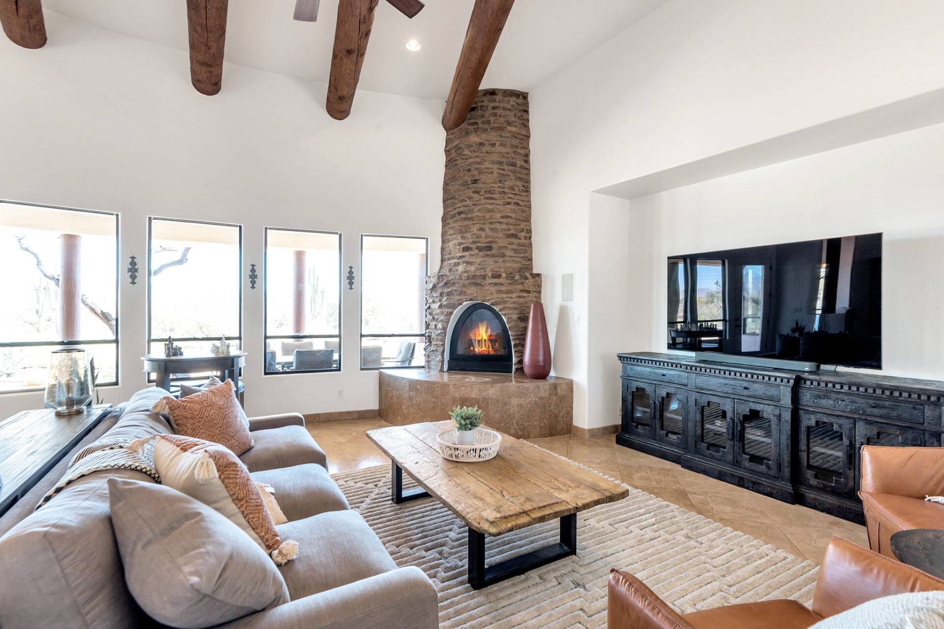 Perfect for families, Heated Pool & Spa, Basketball Court + Dog Friendly, Desert Paradise Views!