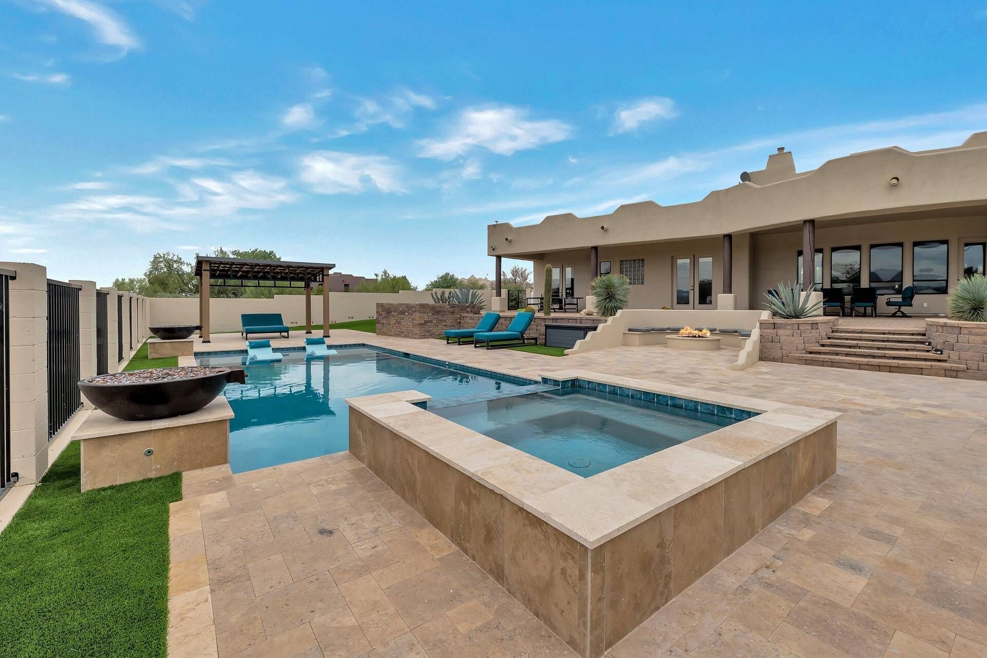Perfect for families, Heated Pool & Spa, Basketball Court + Dog Friendly, Desert Paradise Views!