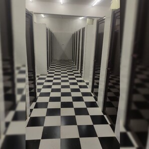 Basic Shared Dormitory, Mixed Dorm | Bathroom - Abuzz Oxfordcaps CCC Chandigarh - Hostel (Dera Bassi)