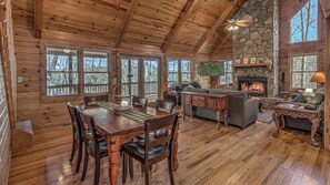 Casa, 3 habitaciones | Restaurantes