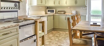 3 slaapkamer accommodatie in Llanddeiniolen, near Bangor