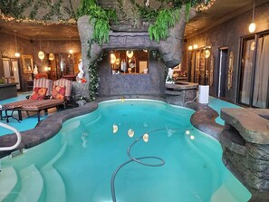 Innenpool, beheizter Pool