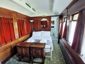 6 bedrooms, free WiFi, bed sheets
