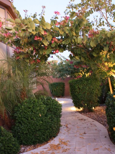 5 star resort 4 bedroom, 3 bath,heated pool/spa, putting green,7 flat screen tvs