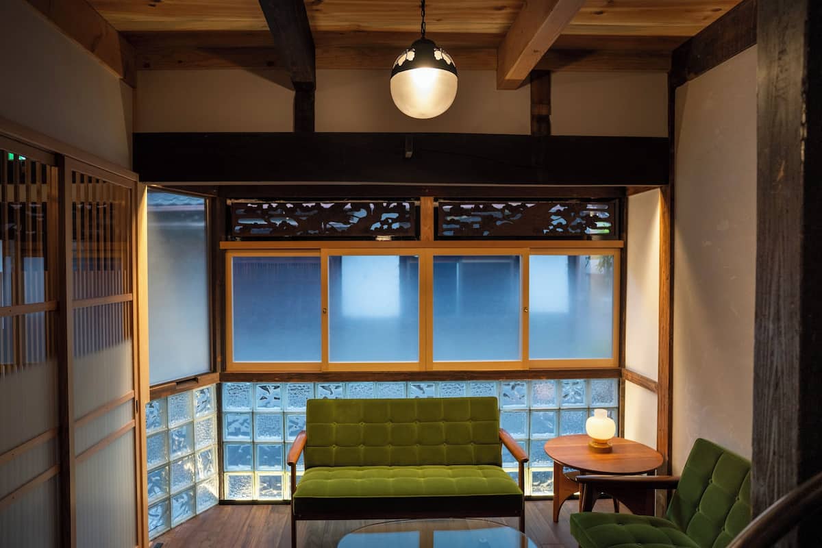 Minibar, coffres-forts dans les chambres, décoration personnalisée