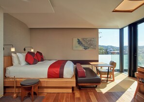 迷你吧、客房内保险箱、特色装修、办公桌