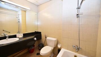Studio | Bathroom | Free toiletries, hair dryer, towels, soap