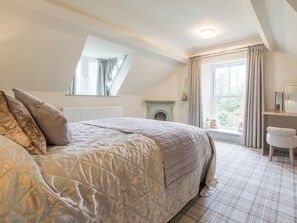 4 bedrooms, free WiFi, bed sheets