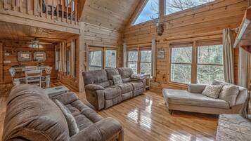 Cabin, 3 Bedrooms | Living room