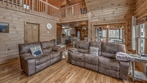 Interior - Fighting Creek Cabin by Escape to Blue Ridge (McCaysville)